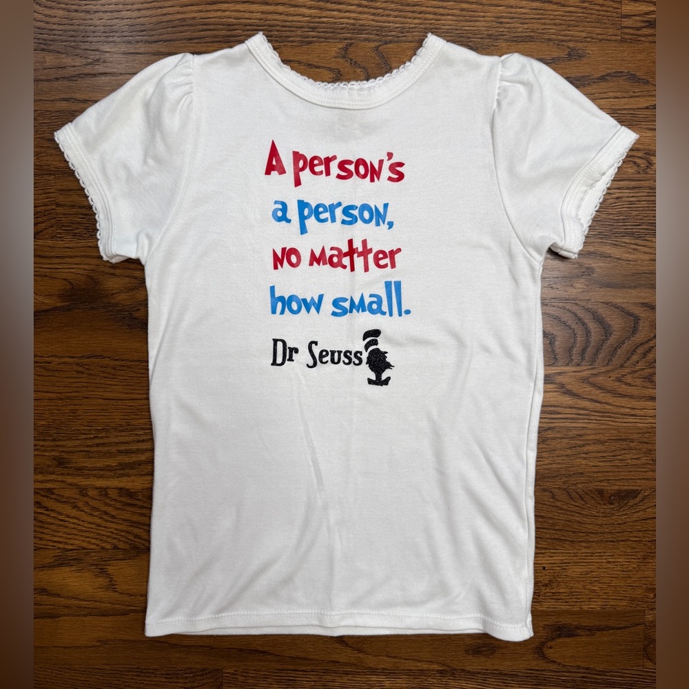 Dr. Seuss Girls Graphic White T- Shirt with Red and Blue Text Size 7